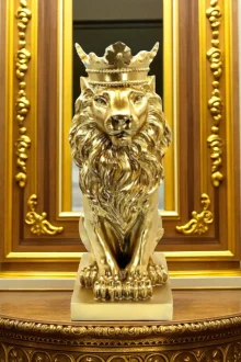 Aslan Kral Heykeli Biblo - Altın