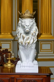 Aslan Kral Heykeli Biblo - Beyaz